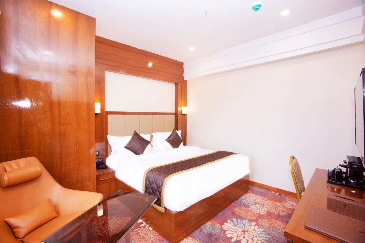 Kingston Hotel Bangalore Exteriör bild