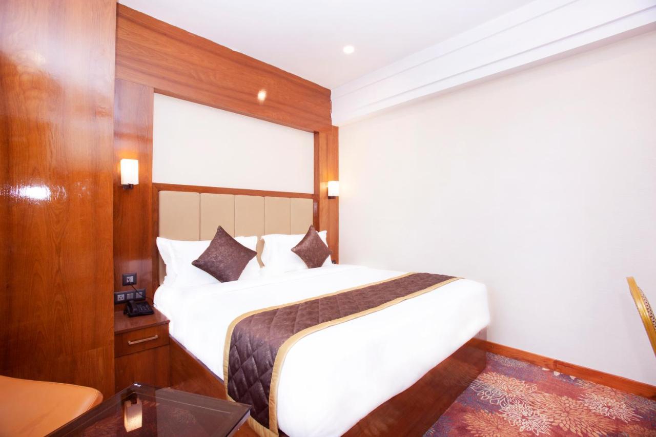 Kingston Hotel Bangalore Exteriör bild