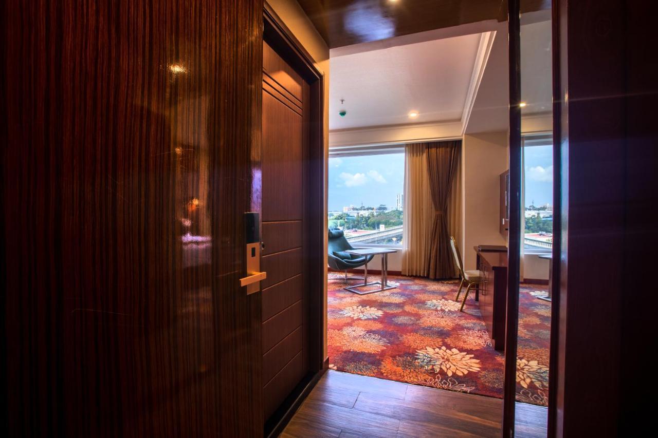 Kingston Hotel Bangalore Exteriör bild