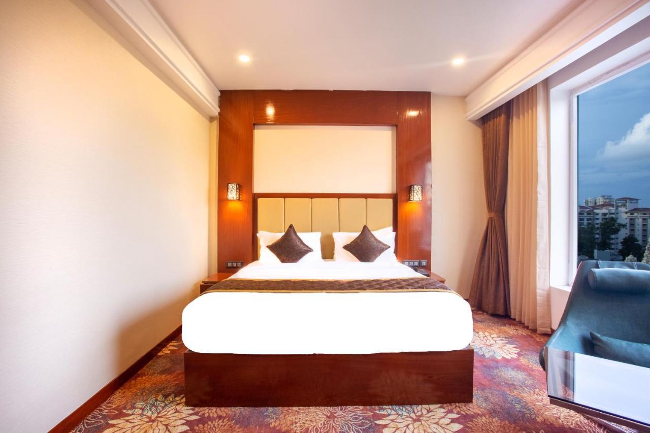 Kingston Hotel Bangalore Exteriör bild
