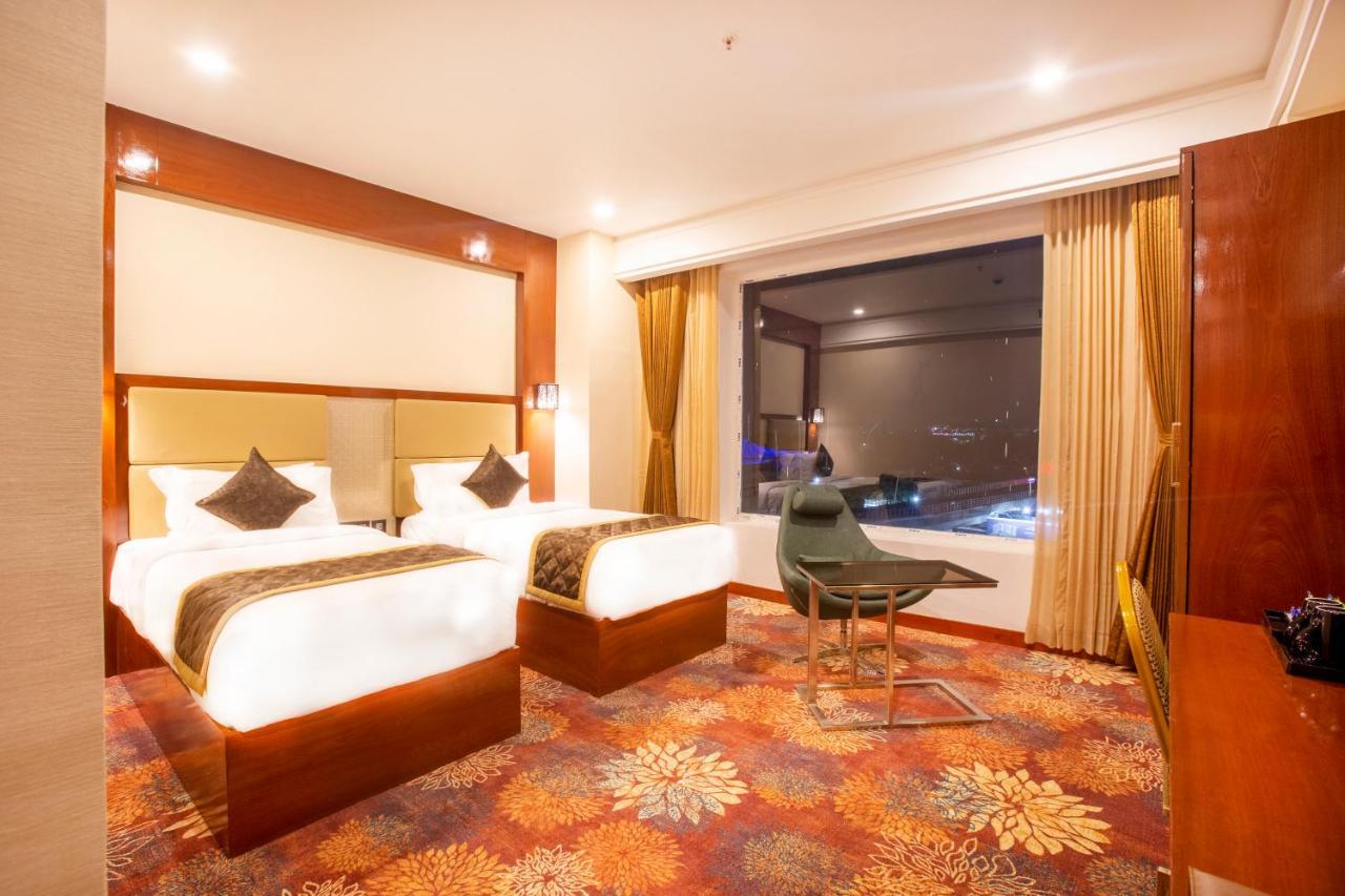 Kingston Hotel Bangalore Exteriör bild