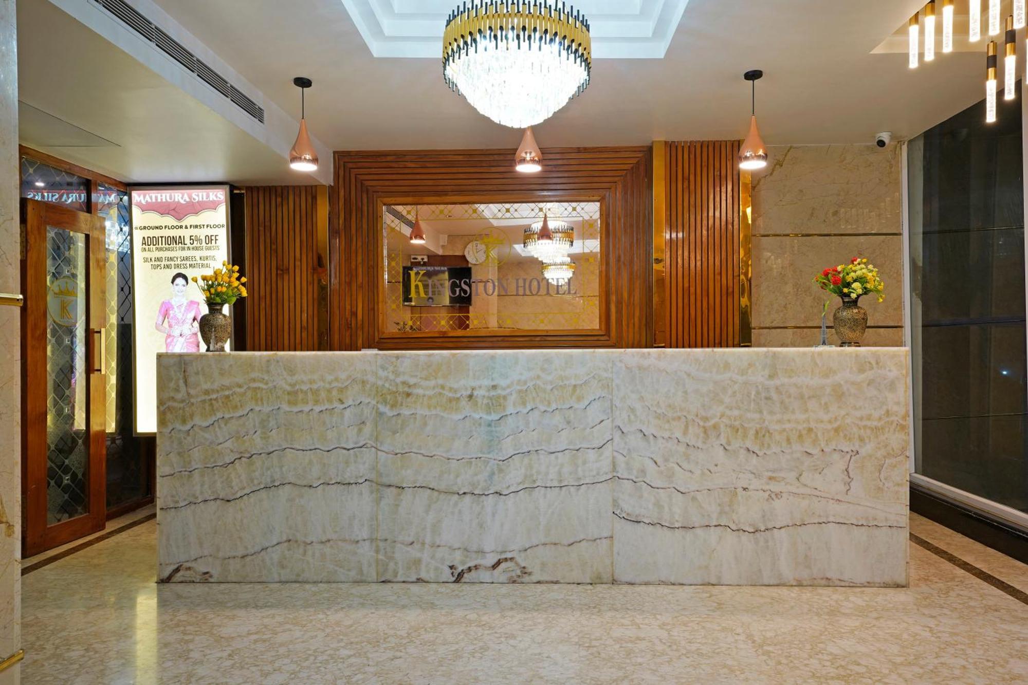 Kingston Hotel Bangalore Exteriör bild