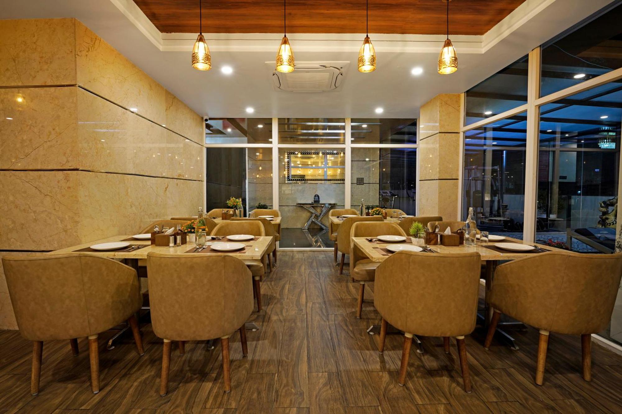 Kingston Hotel Bangalore Exteriör bild