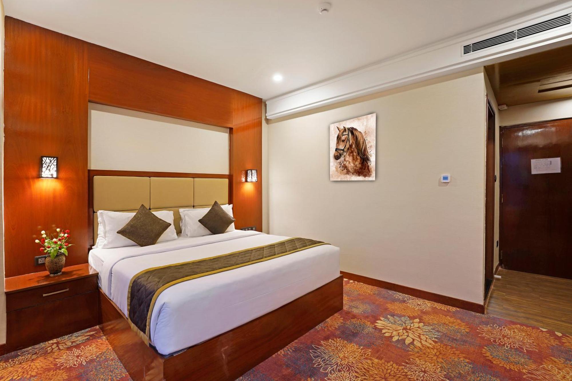 Kingston Hotel Bangalore Exteriör bild